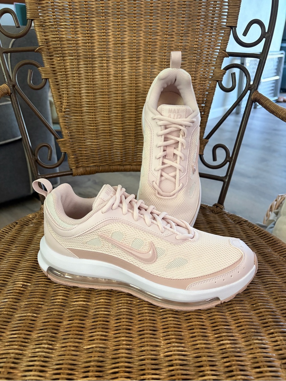 Nike Women’s Air Max AP Pink Mesh Sneakers Sz 10 NWOB
